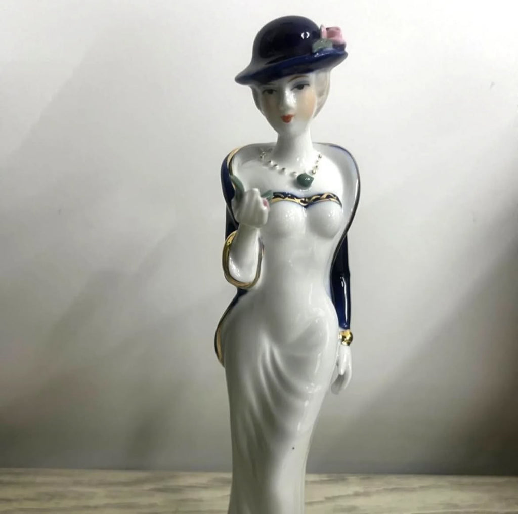 Bleu Blanc The Lady Club: Porcelain Statues