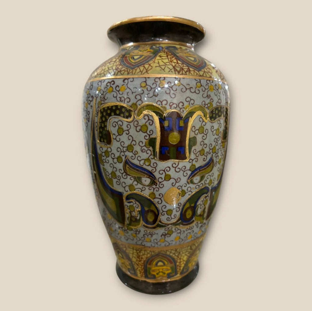 Chinoiserie Art Vase: Ornamental Eastern Elegance