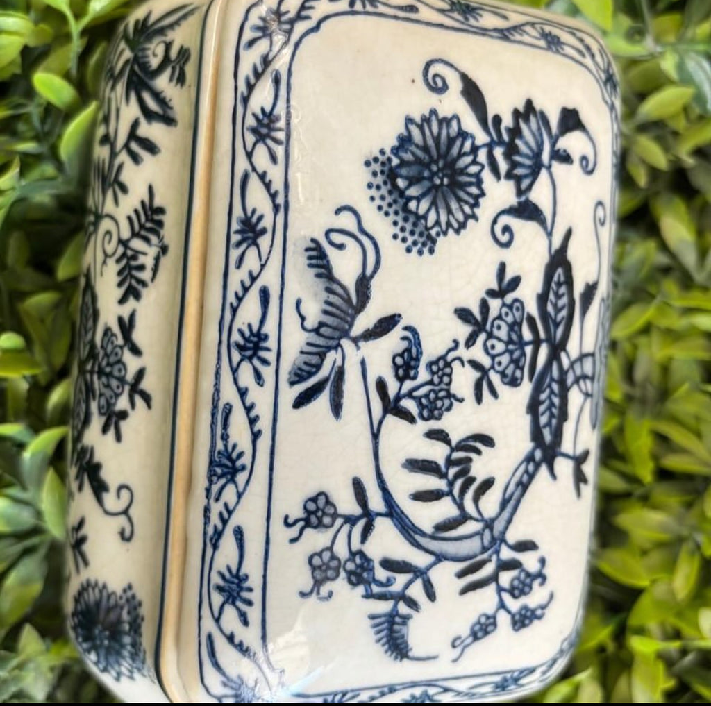 Blue Blanc Crackle-Glazed Porcelain Box with Floral Artwork
