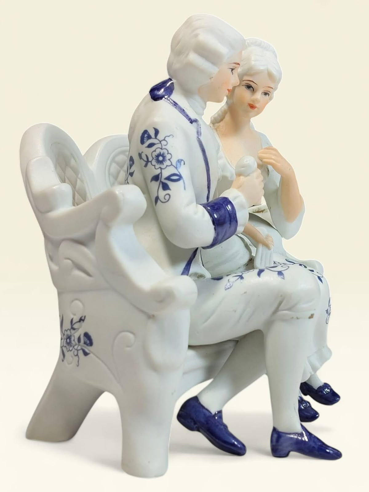 Bleu Blanc Biscuit Figurine – Fine Detailed Craftsmanship