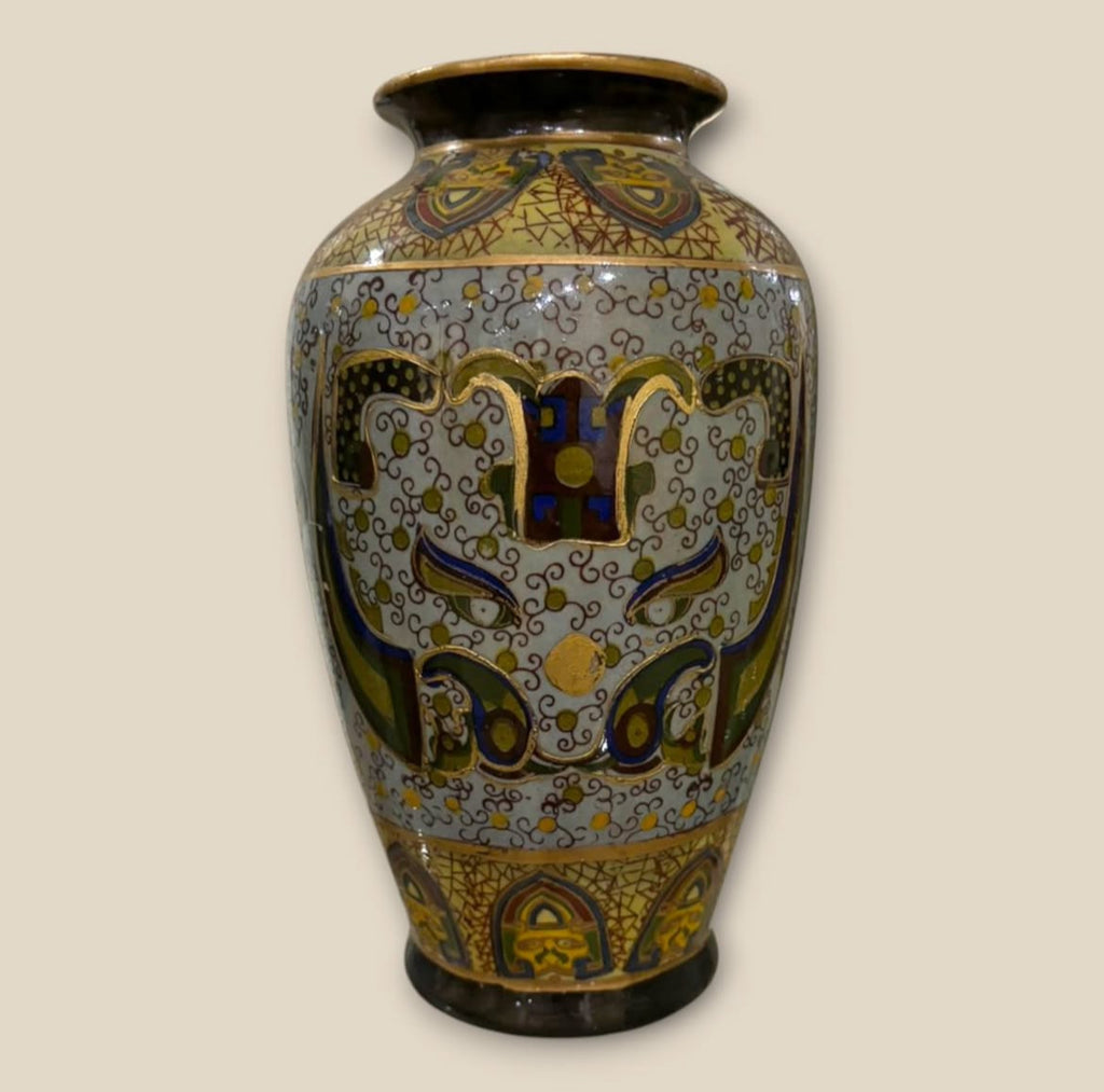 Chinoiserie Art Vase: Ornamental Eastern Elegance