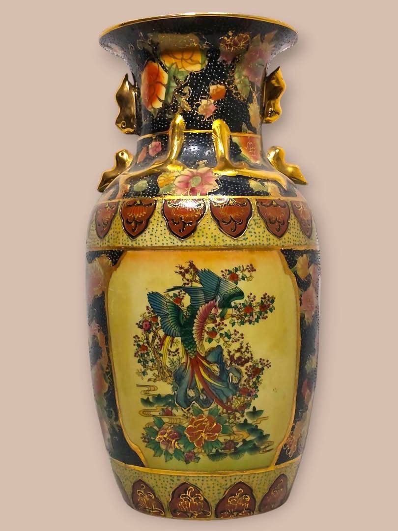 Large Satsuma Chinoiserie Porcelain Vase – Hand-Painted with Gold Detailing