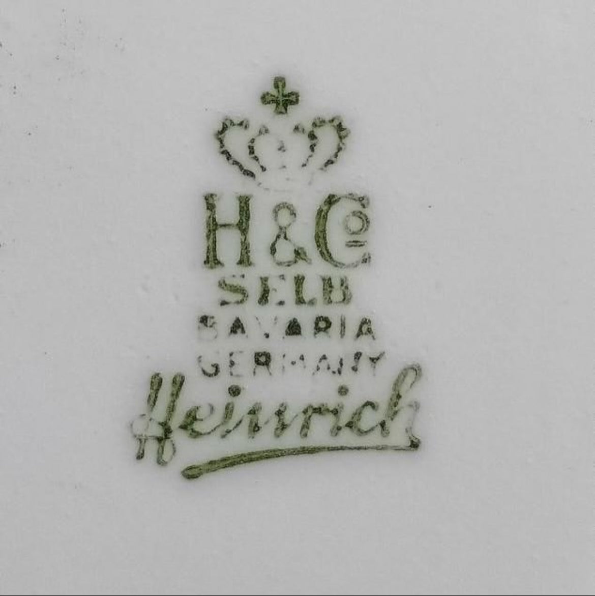 Bavarian Romeo & Juliet Plate: Gilded Bavarian Romance