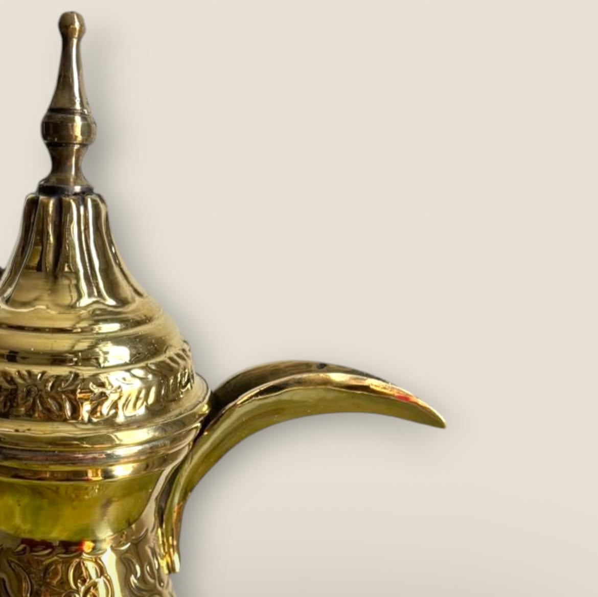 Copper Dallah: Authentic Arabic Design