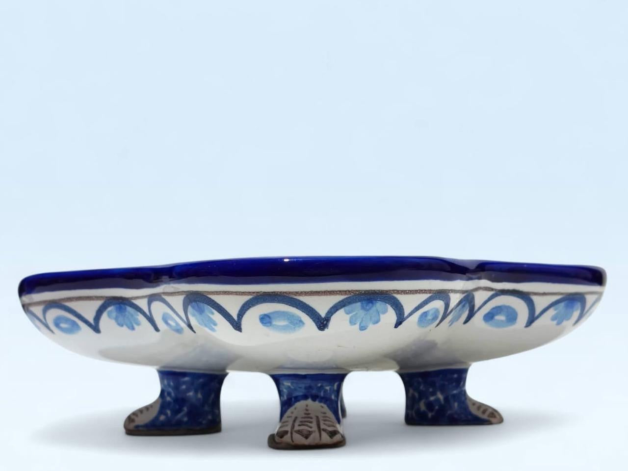 Greek Bleu Blanc Porcelain Flûteira – Floral Design