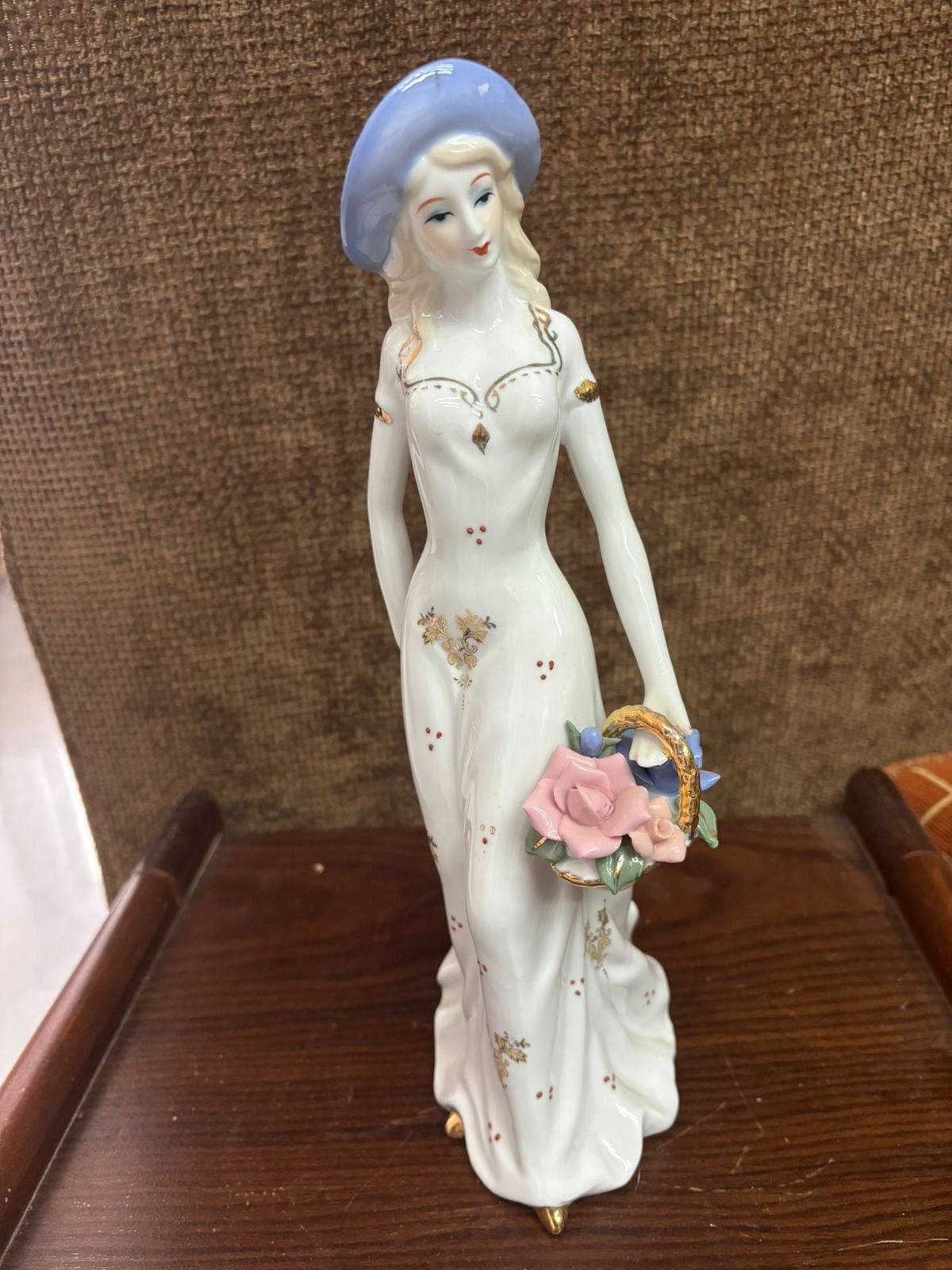 Bleu Blanc Porcelain Figurine – Fine Detailed Design