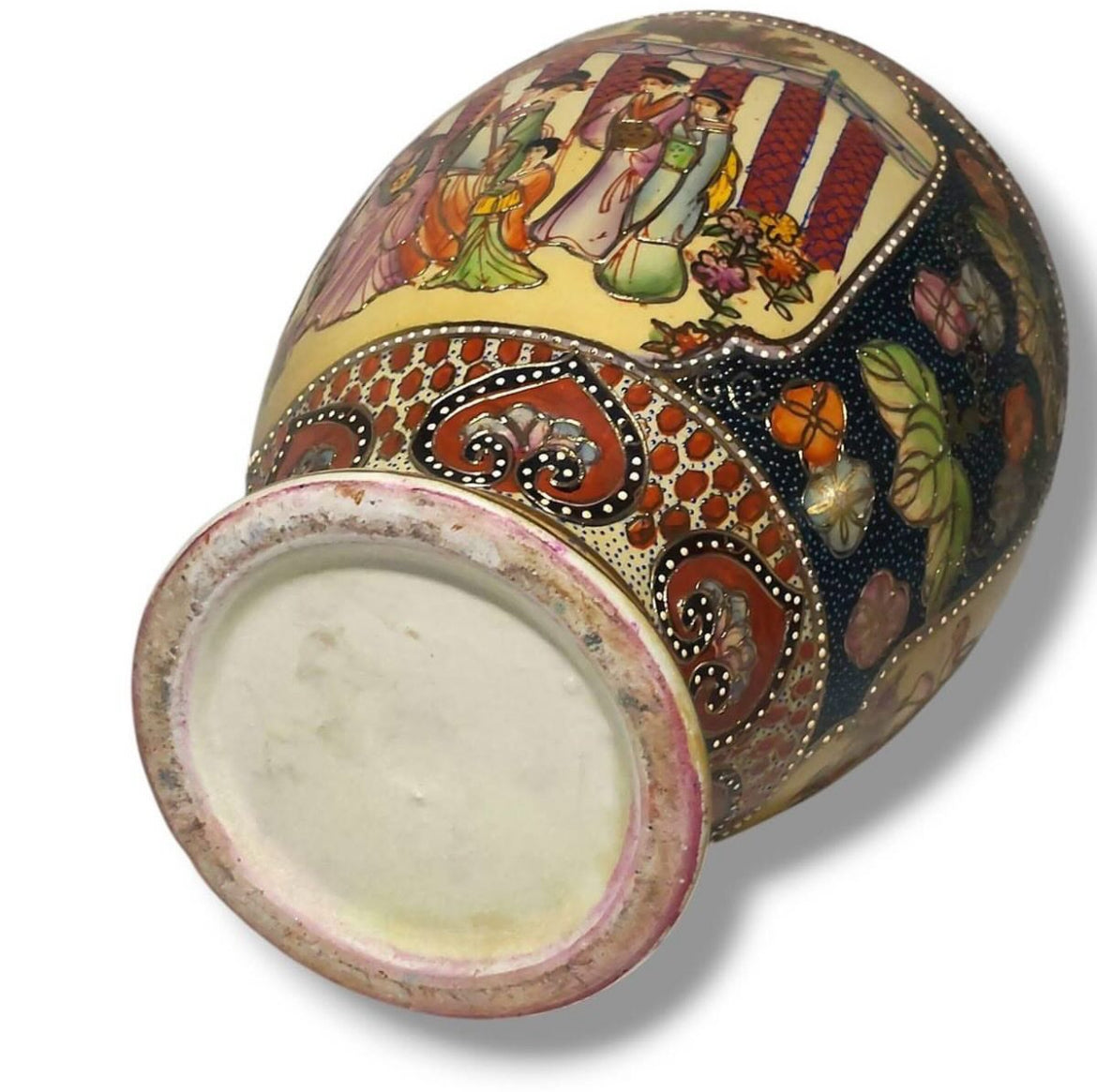 Chinoiserie Porcelain Vase with Gold Detailing