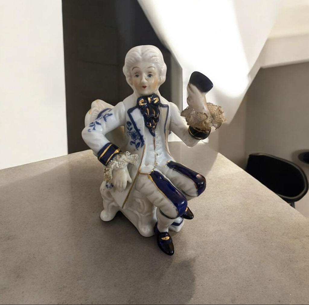 Bleu Blanc Porcelain Figurine