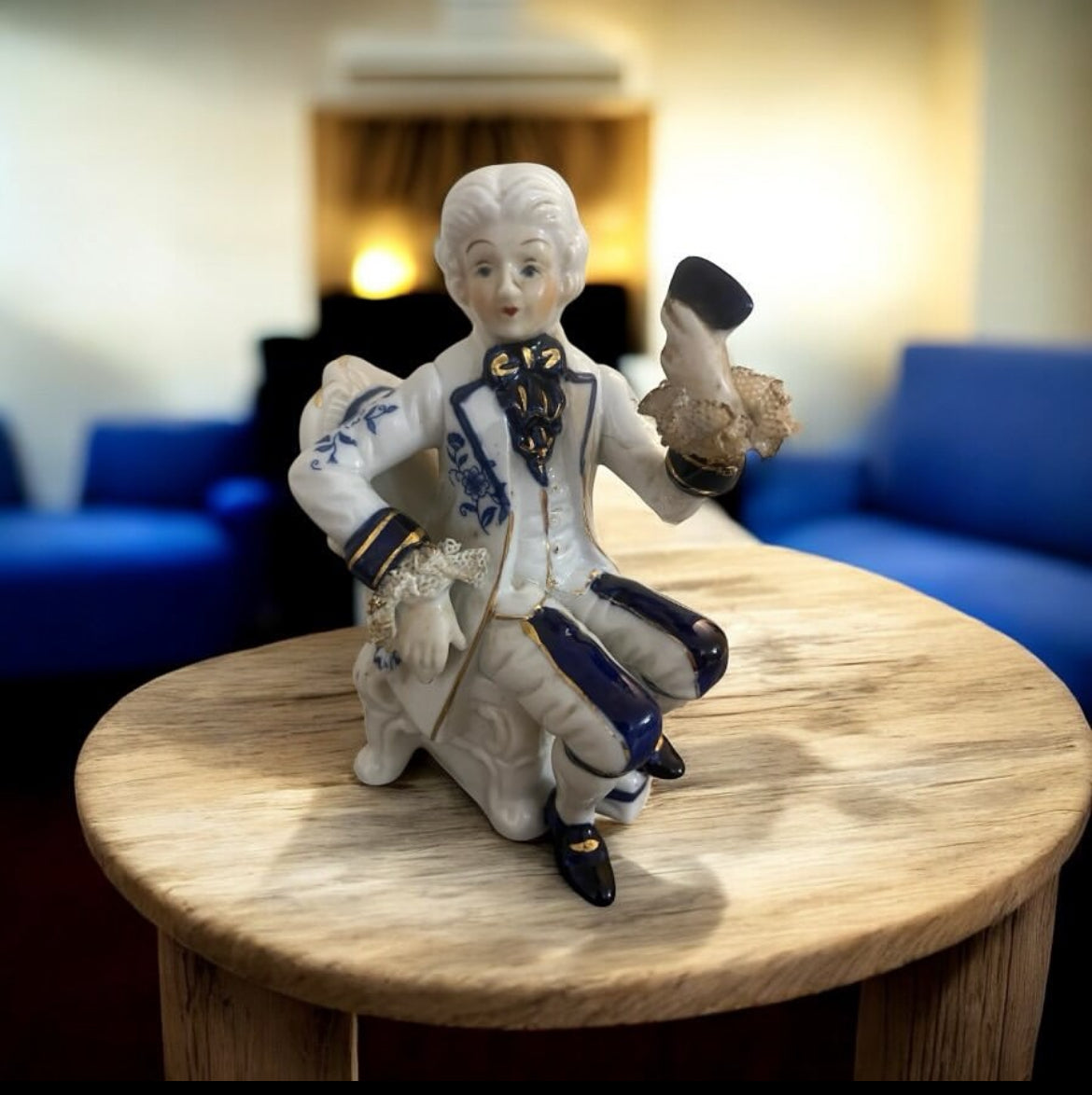 Bleu Blanc Porcelain Figurine