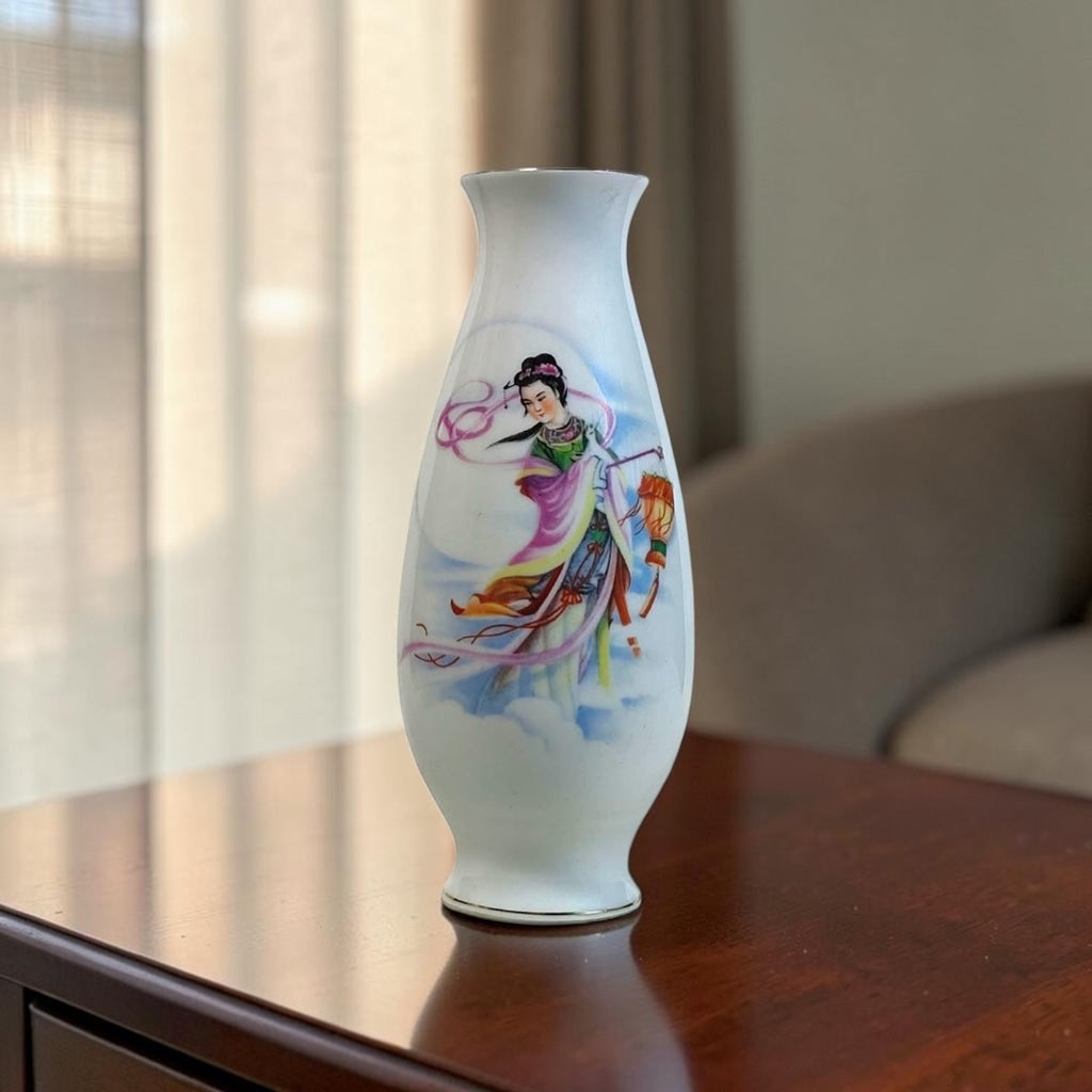 Chinoiserie Porcelain Vase with Japanese Lady Artwork