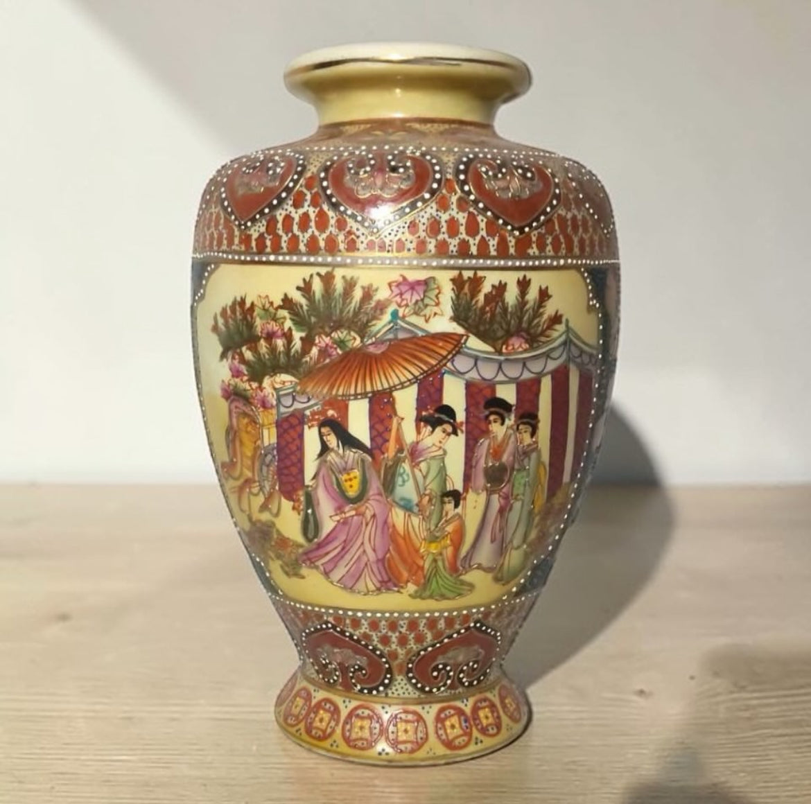 Chinoiserie Porcelain Vase with Gold Detailing