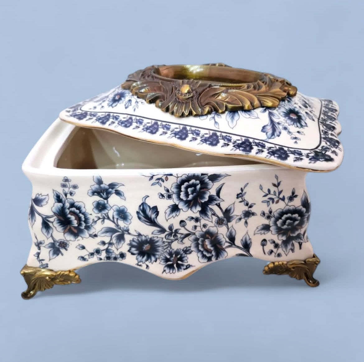 Elegant Bleu Blanc Tissue Holder