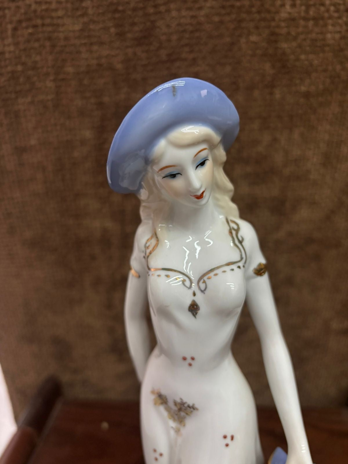 Bleu Blanc Porcelain Figurine – Fine Detailed Design