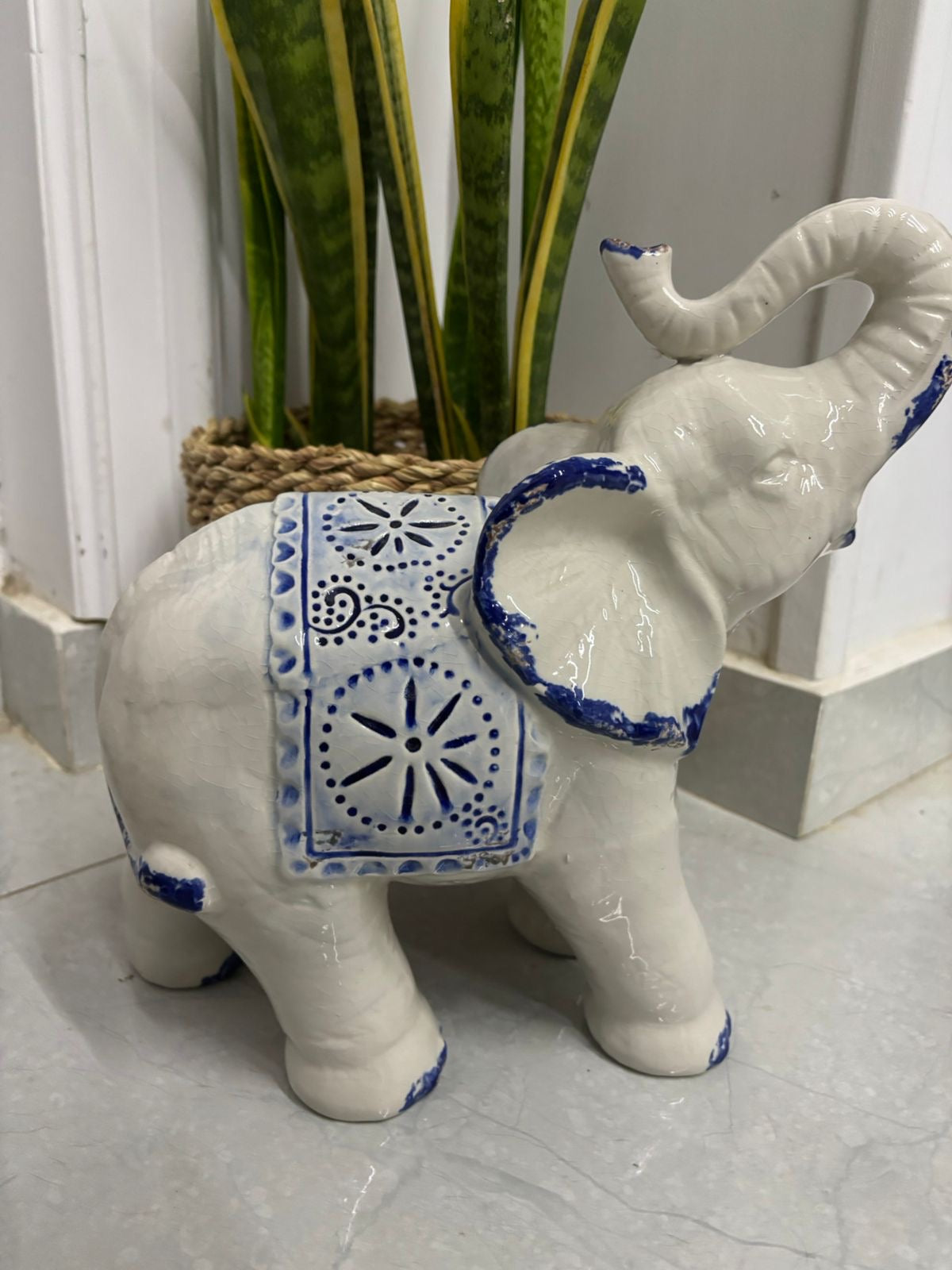 Large Bleu Blanc Porcelain Elephant