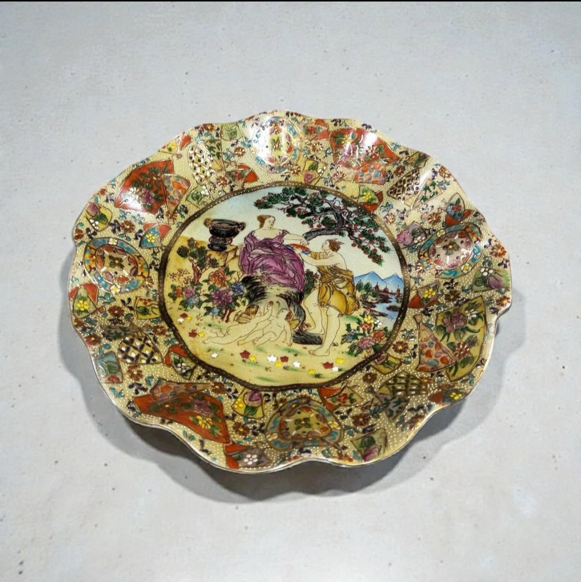 Chinoiserie Wall Plate with Raised Decoration – Satsuma Style