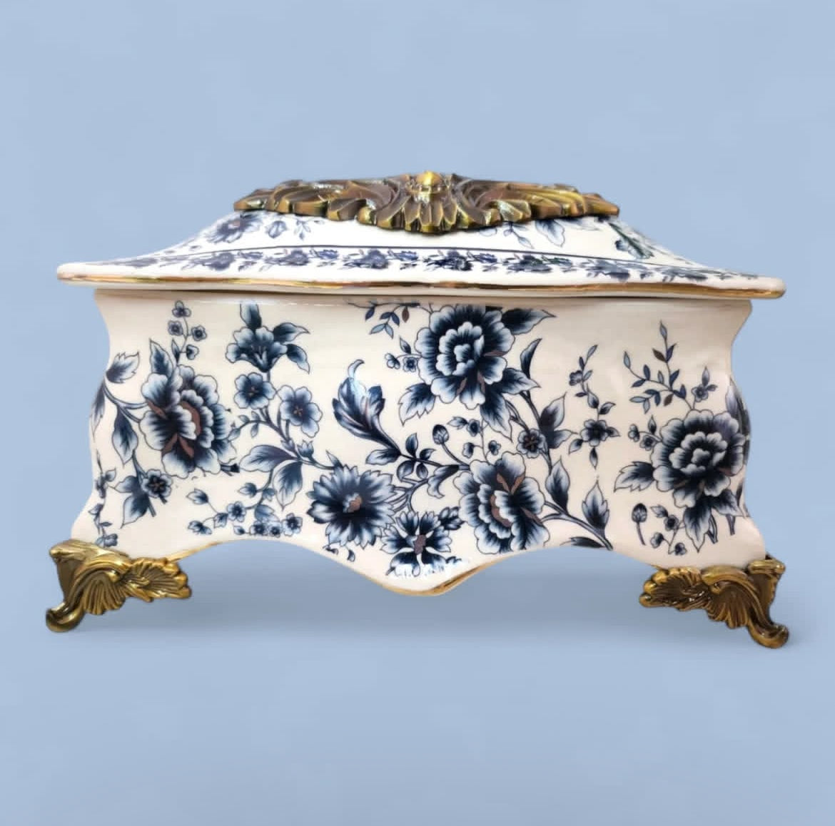 Elegant Bleu Blanc Tissue Holder