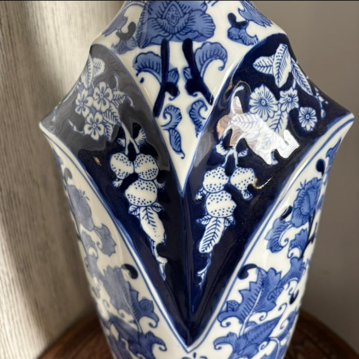 Bleu Blanc Vase – Hand-Painted Floral Art