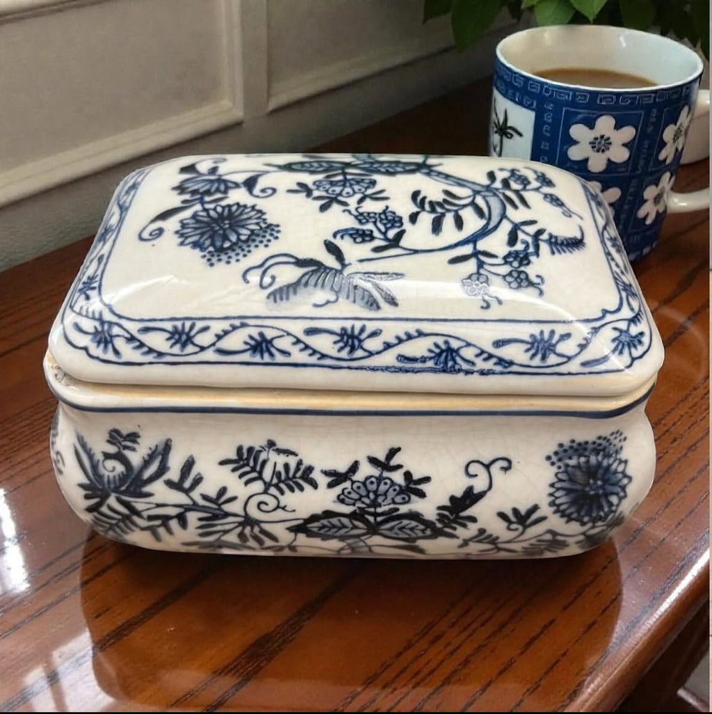 Blue Blanc Crackle-Glazed Porcelain Box with Floral Artwork