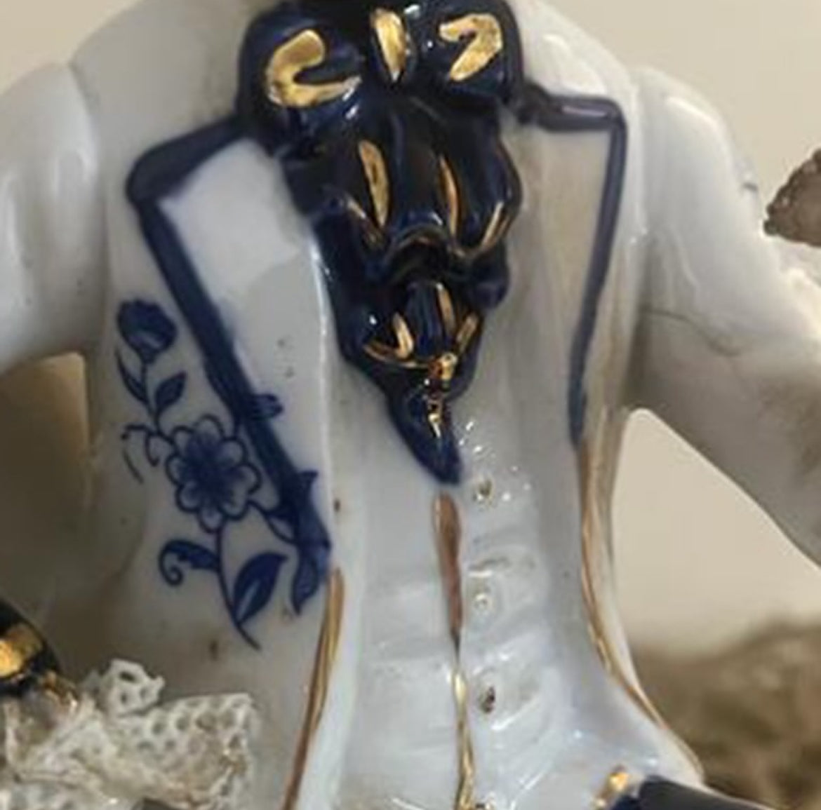 Bleu Blanc Porcelain Figurine