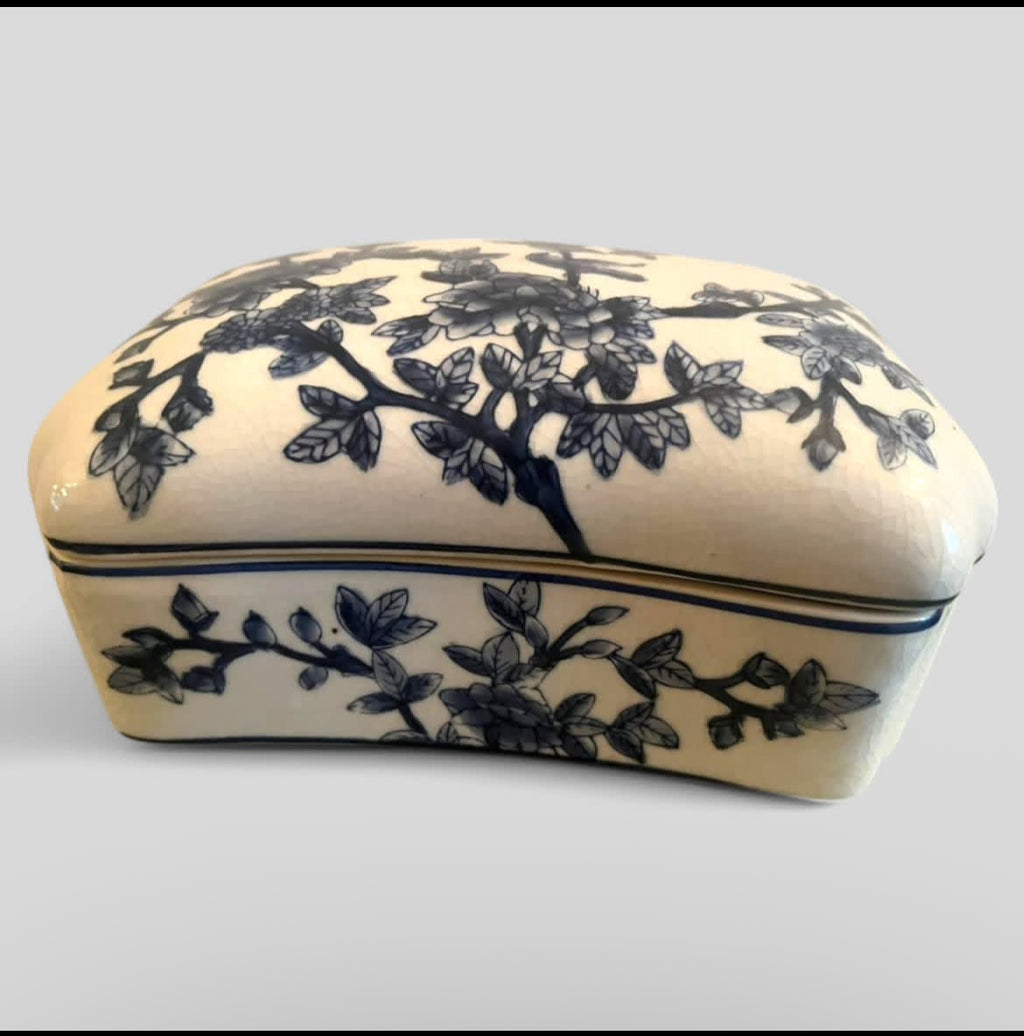 Bleu Blanc Box: Antique Style, White & Blue Floral Design