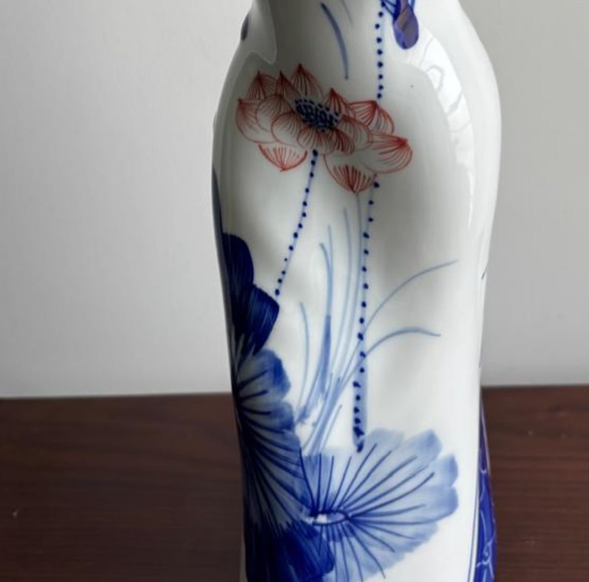 Bleu Blanc Mannequin Vase – Hand-Painted Porcelain
