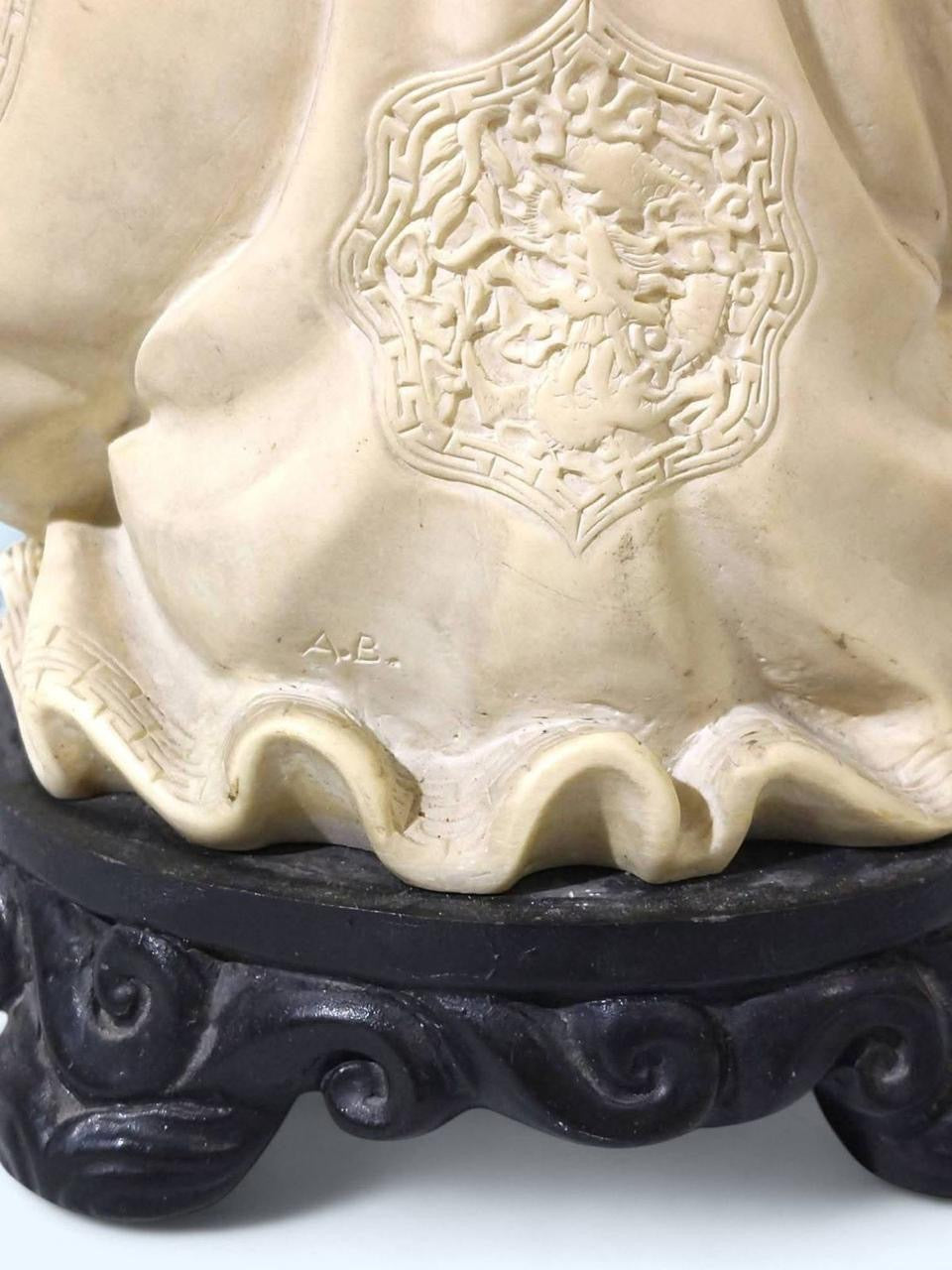 Large Chinoiserie Buddha Statue – Cream Tone – Wooden Base