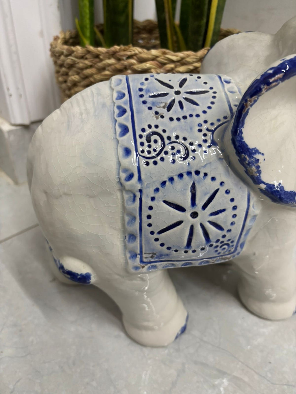 Large Bleu Blanc Porcelain Elephant