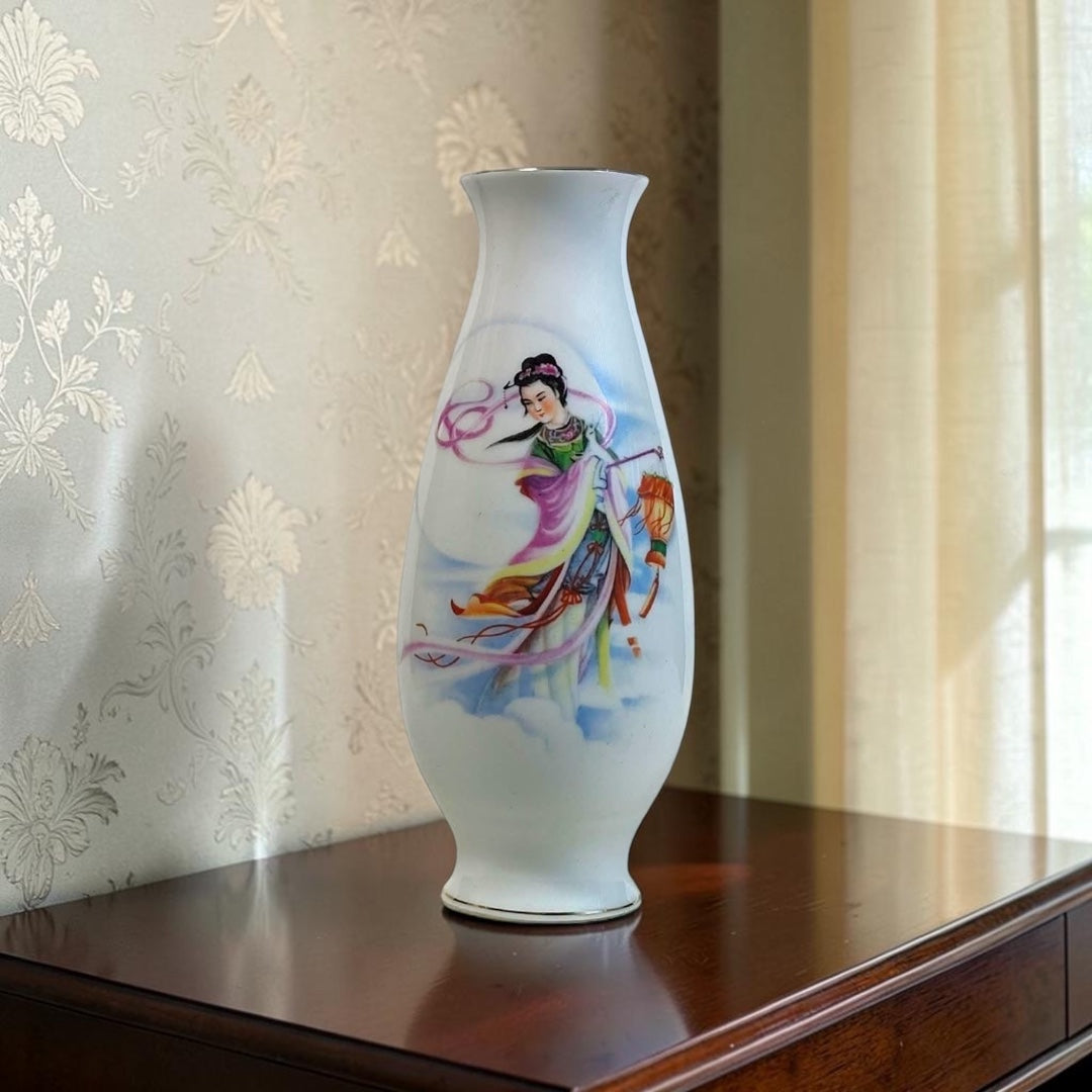 Chinoiserie Porcelain Vase with Japanese Lady Artwork