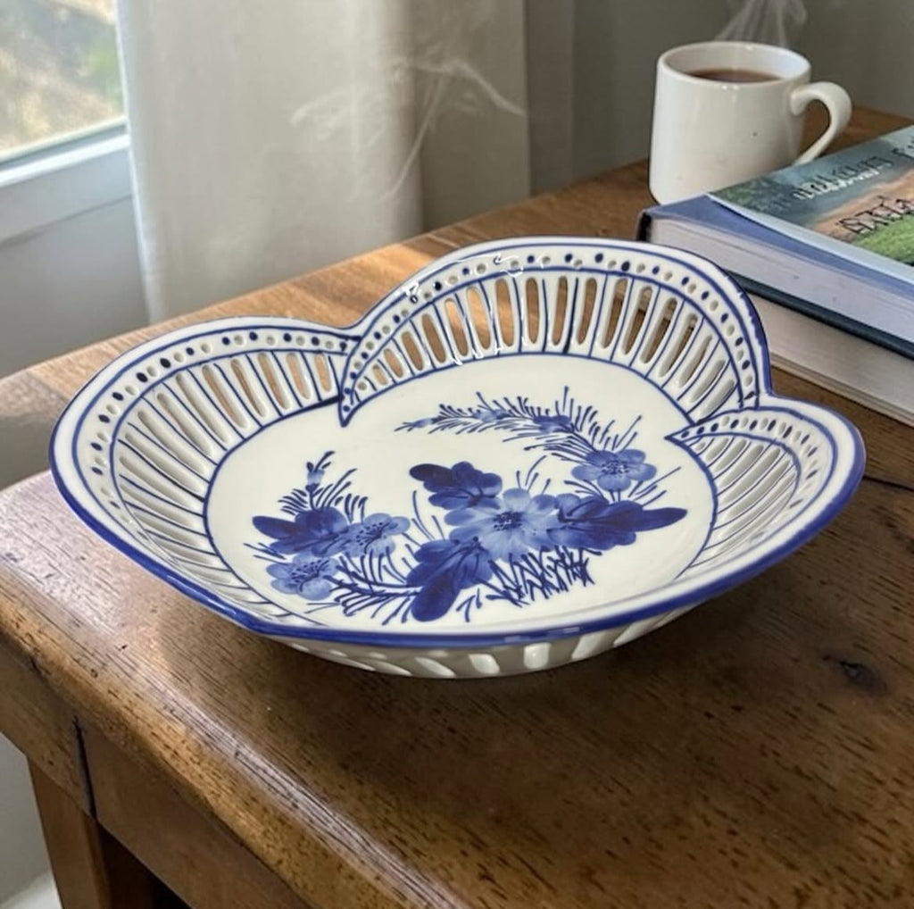 Large Bleu Blanc Porcelain Fruit Plate