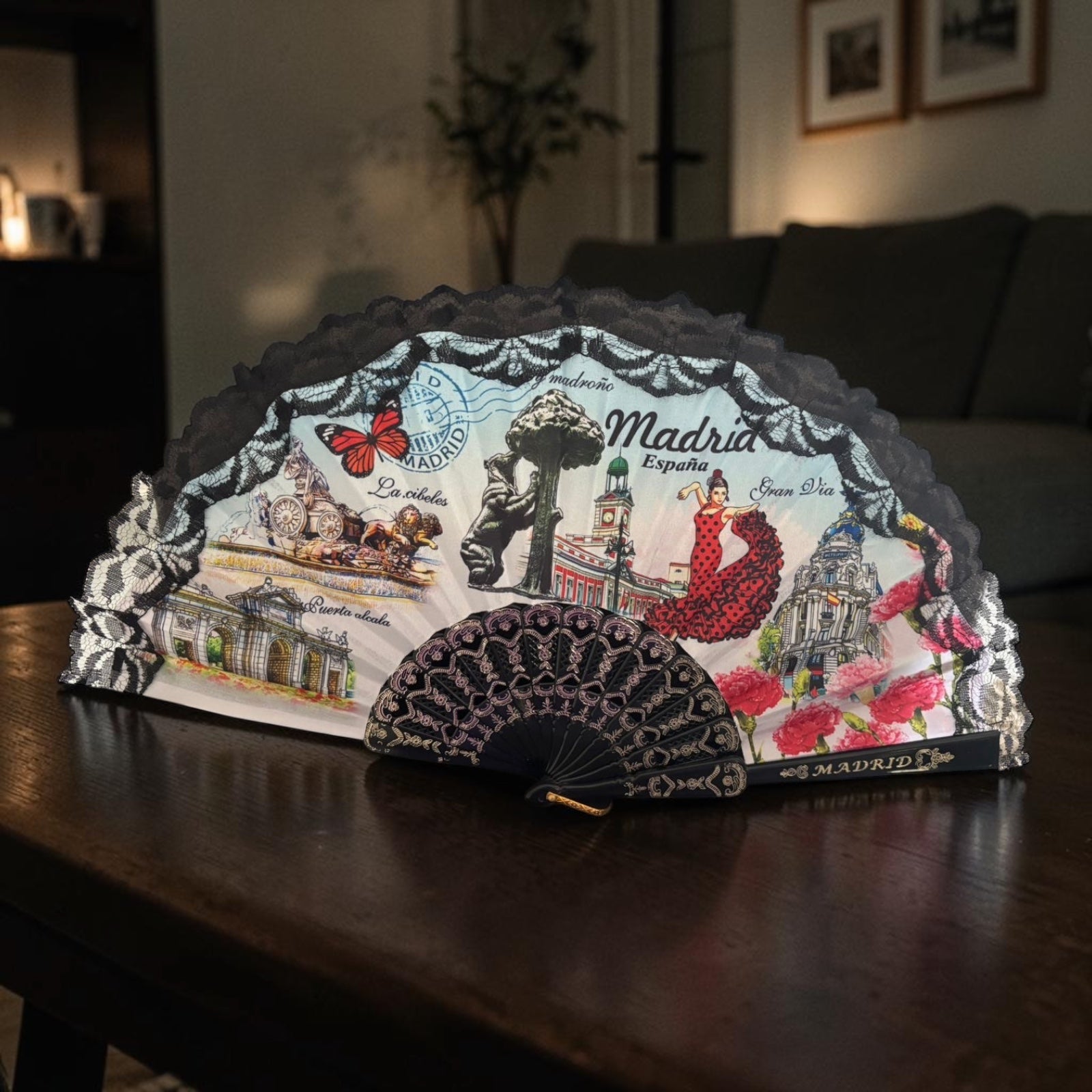 Dentelle Hand Fan with Artwork – Handcrafted