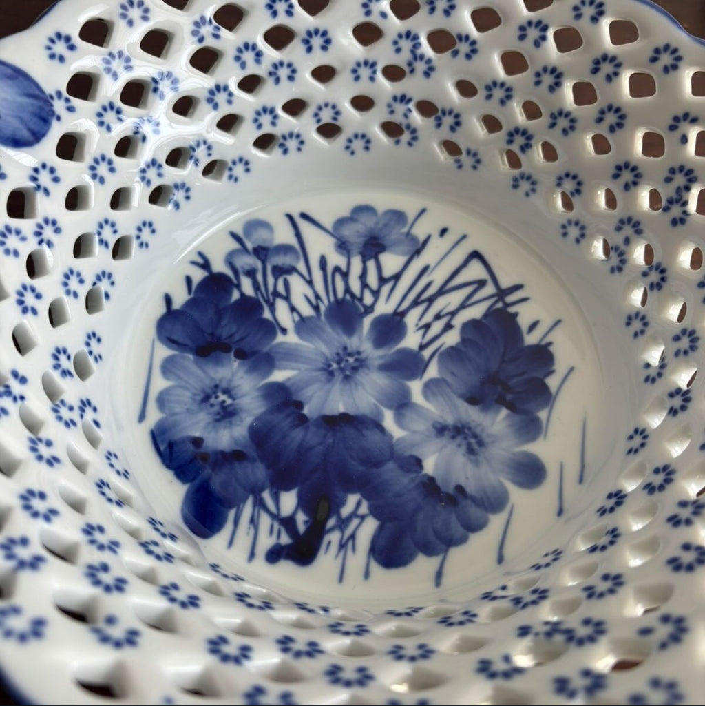 Large Bleu Blanc Porcelain Fruit Plate – Pierced Floral Design