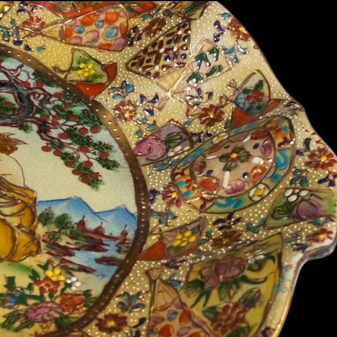 Chinoiserie Wall Plate with Raised Decoration – Satsuma Style