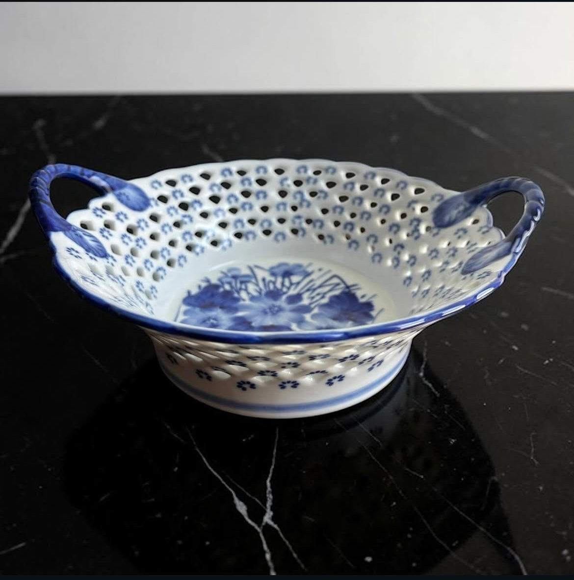 Large Bleu Blanc Porcelain Fruit Plate – Pierced Floral Design