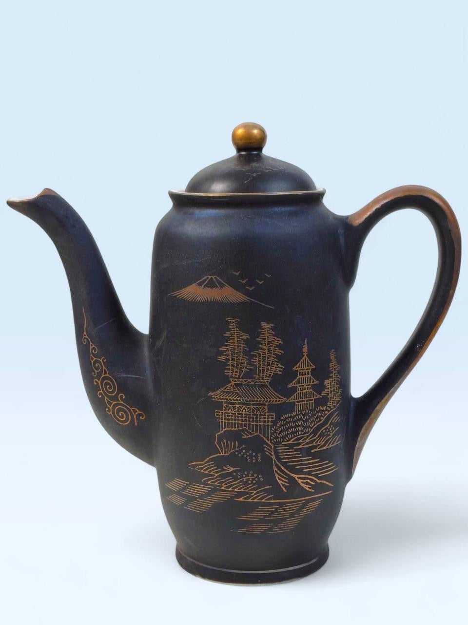 Japanese Chinoiserie Porcelain Coffee Set – Miniature & Gold Detailing – Queen Portrait – 15 Pieces