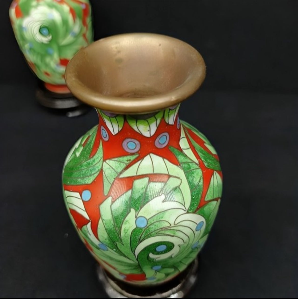Cloisonné Vase: Colorful Design