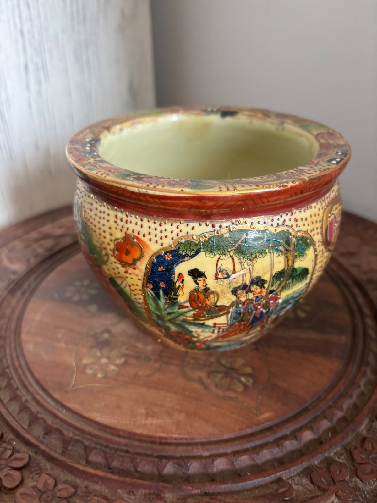Small Chinoiserie Cachepot with Raised Figurine Design & Gold Accents