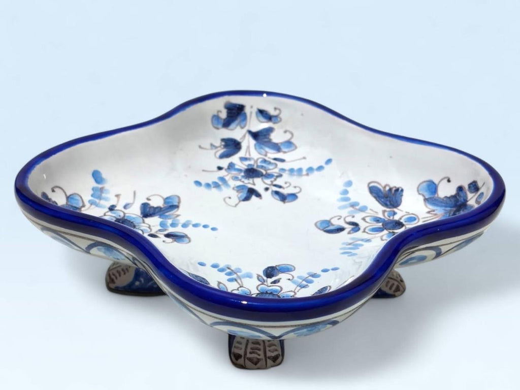 Greek Bleu Blanc Porcelain Flûteira – Floral Design