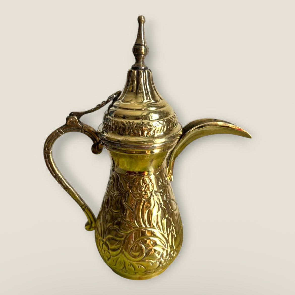 Copper Dallah: Authentic Arabic Design
