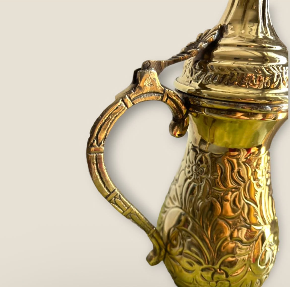 Copper Dallah: Authentic Arabic Design