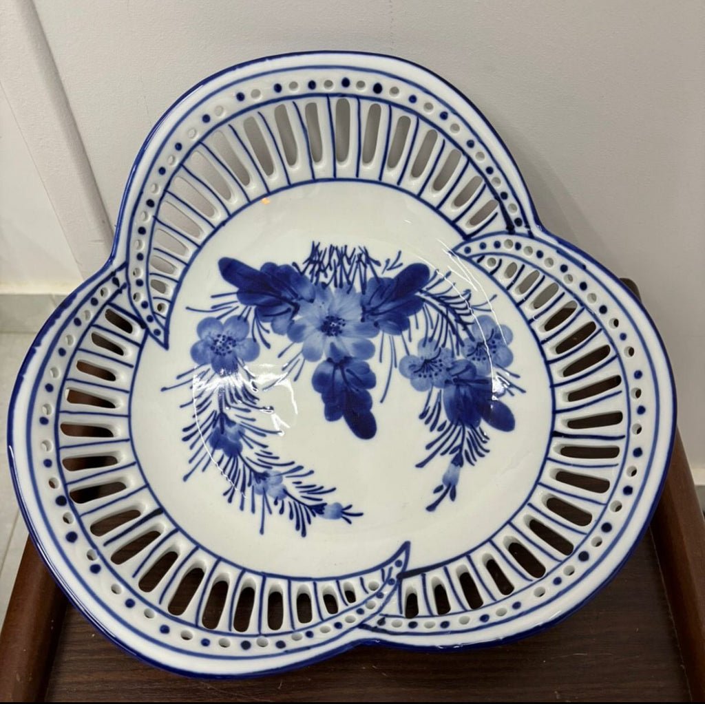 Large Bleu Blanc Porcelain Fruit Plate