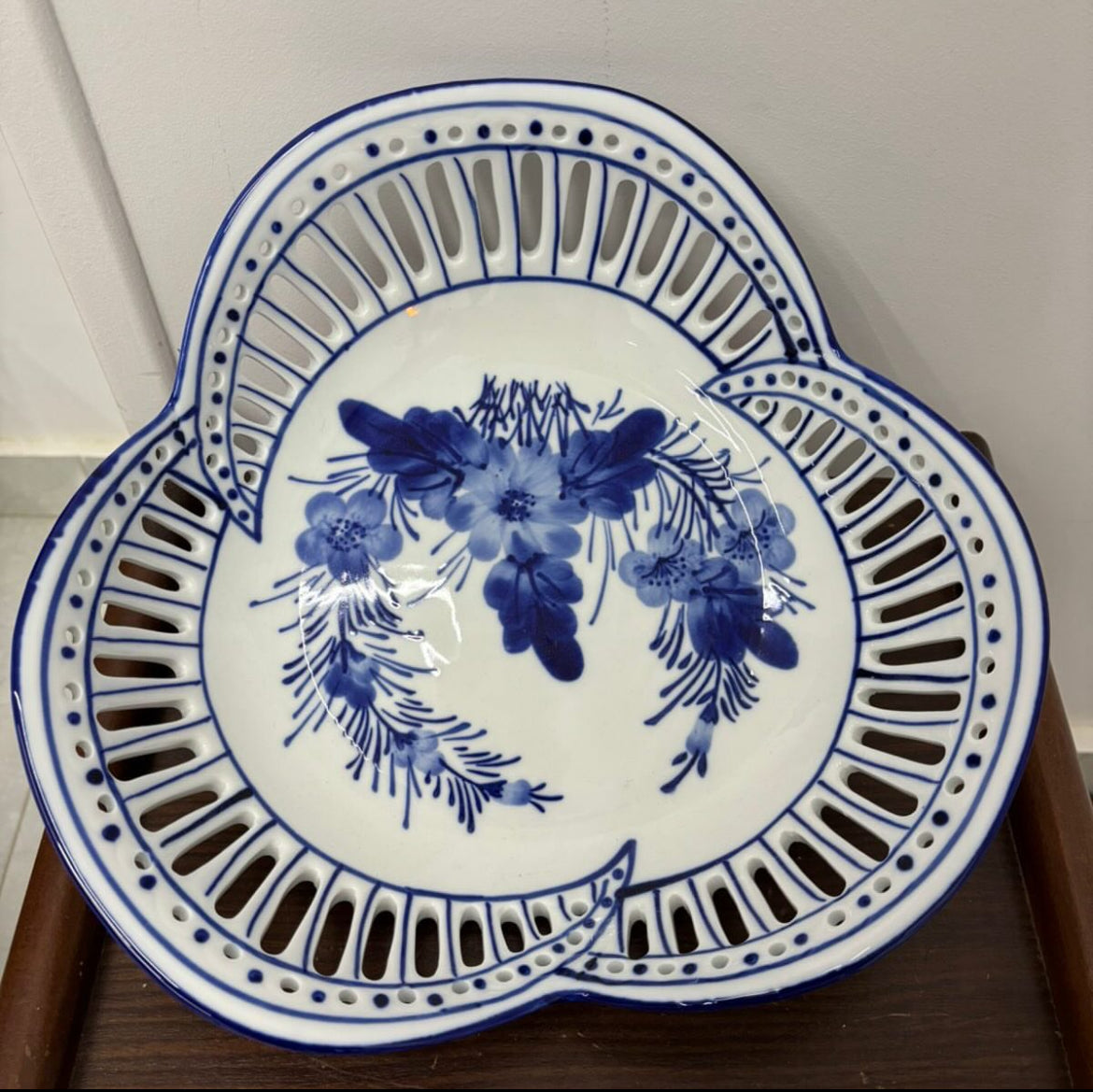 Large Bleu Blanc Porcelain Fruit Plate