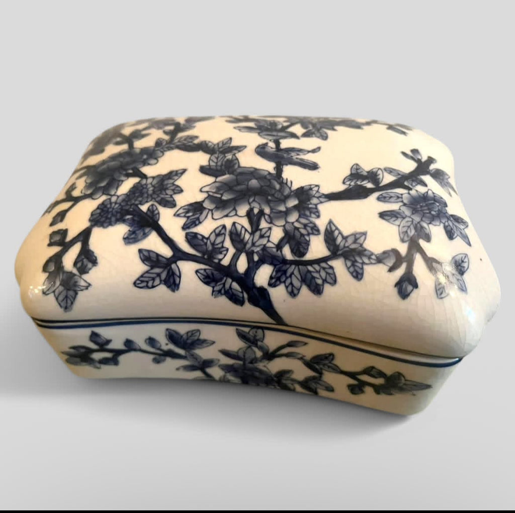 Bleu Blanc Box: Antique Style, White & Blue Floral Design