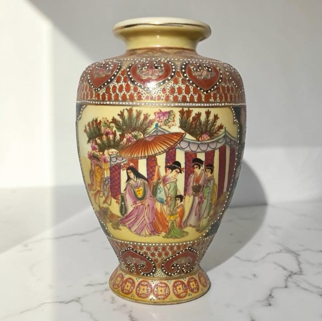 Chinoiserie Porcelain Vase with Gold Detailing
