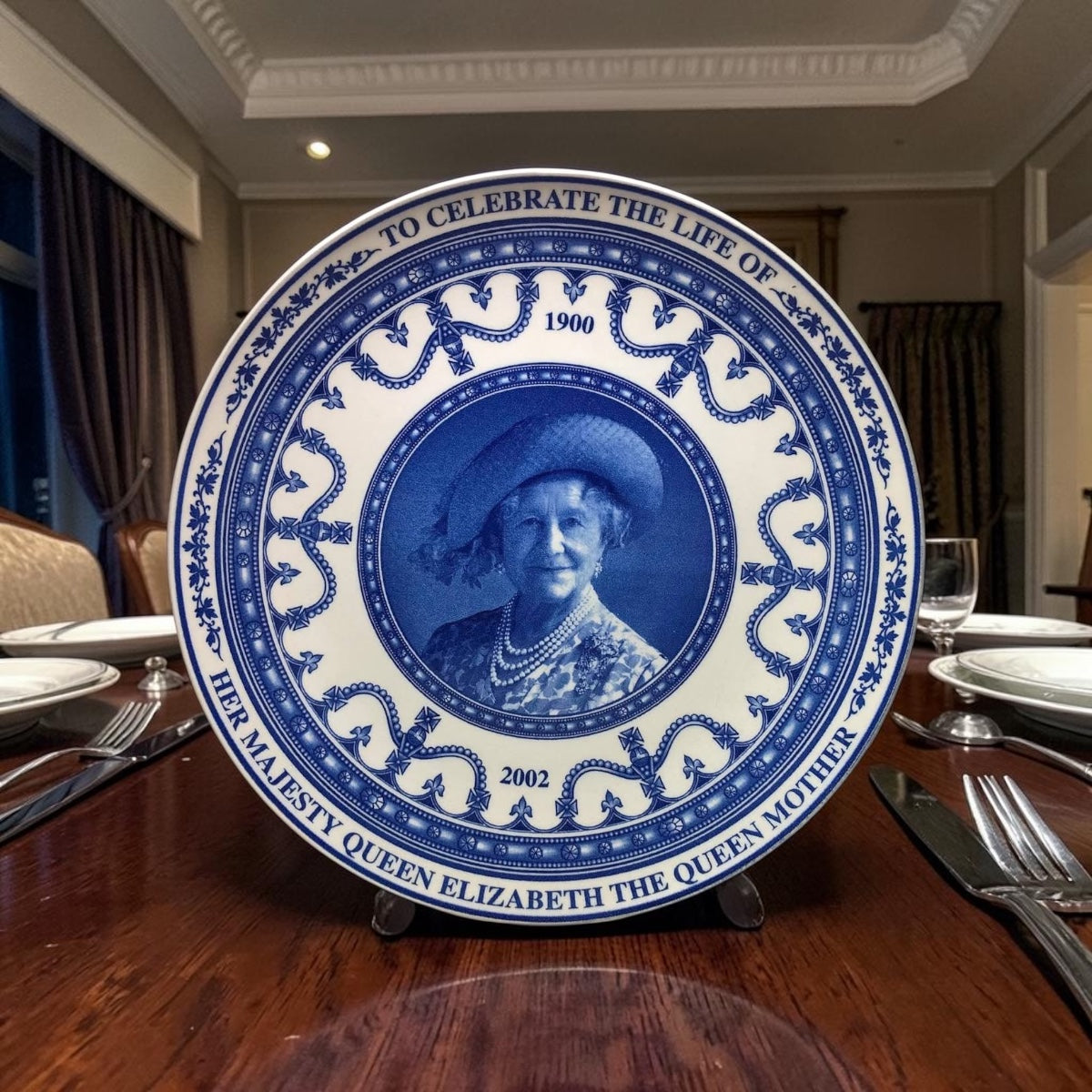 Wedgwood English Bleu Blanc Porcelain Plate – Queen Elizabeth