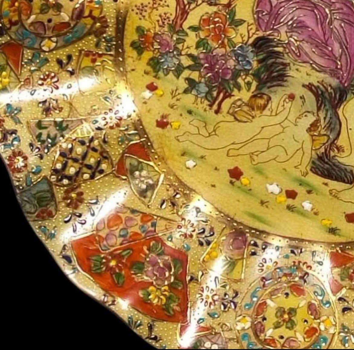 Chinoiserie Wall Plate with Raised Decoration – Satsuma Style