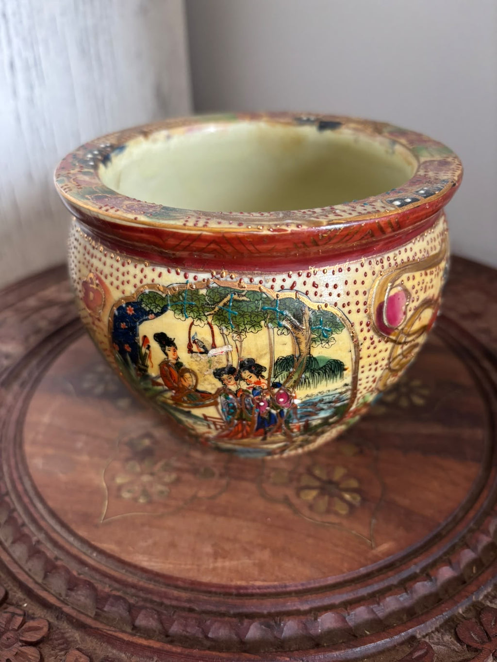 Small Chinoiserie Cachepot with Raised Figurine Design & Gold Accents