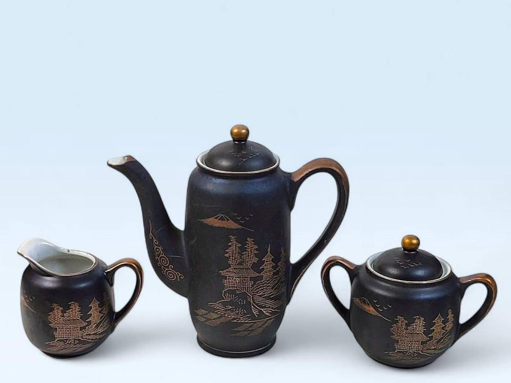 Japanese Chinoiserie Porcelain Coffee Set – Miniature & Gold Detailing – Queen Portrait – 15 Pieces