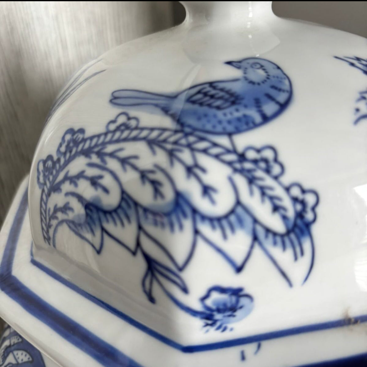 Bleu Blanc Hand-Painted Potiche with Parrot & Floral Motifs