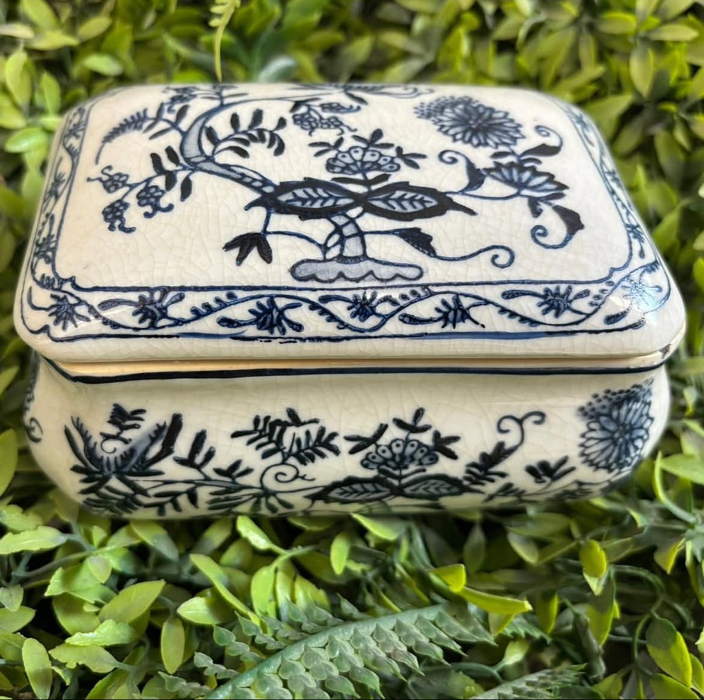 Blue Blanc Crackle-Glazed Porcelain Box with Floral Artwork