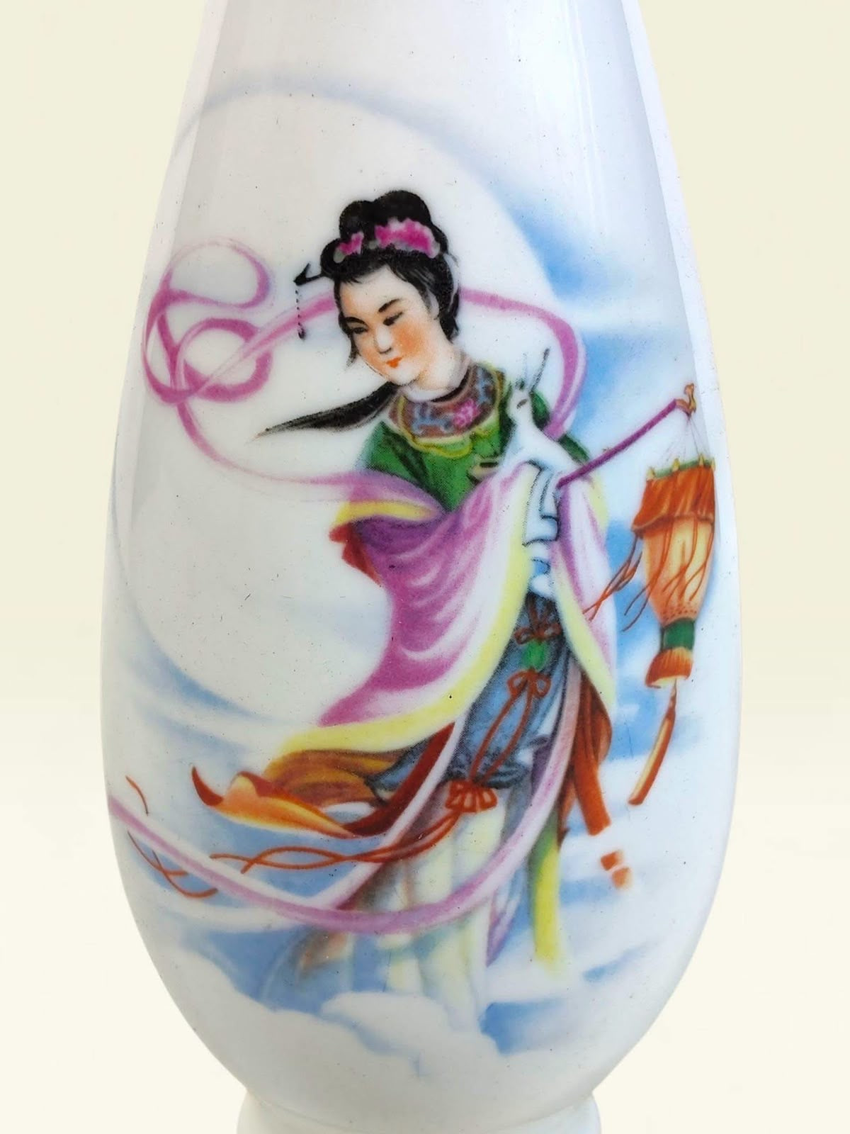 Chinoiserie Porcelain Vase with Japanese Lady Artwork